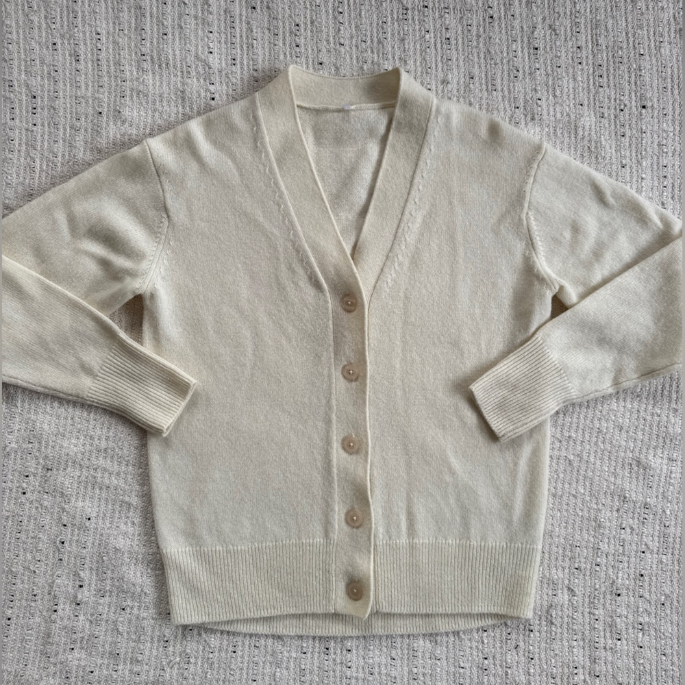NWOT 100% Lambswool V-Neck Cardigan in Off-White - Size XS/S Button up - Picture 2 of 11